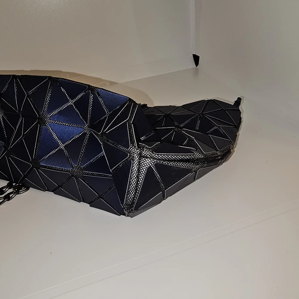 Geometric Blue Purse With Gunmetal Removable Chain - EUC